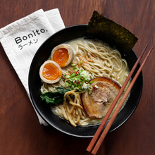 Cargar imagen en el visor de la galería, Tonkotsu Ramen – en casa
